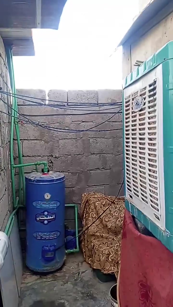السلام عليكم بيت مشتمل حي المنتظر الثانية مساحه 81 يتكون من مطبخ وصحيات عدد 2 وغرفه وستقبال كبار  وحوش اموضح بالفيديو  السعر 7 وبي مجال  زراعي 
مكانه على نهر حي المنتظر الثانية الي يوصلك اللجمهورية

تصل او ترسل وتساب ماسنجر  وتدلل ***********
