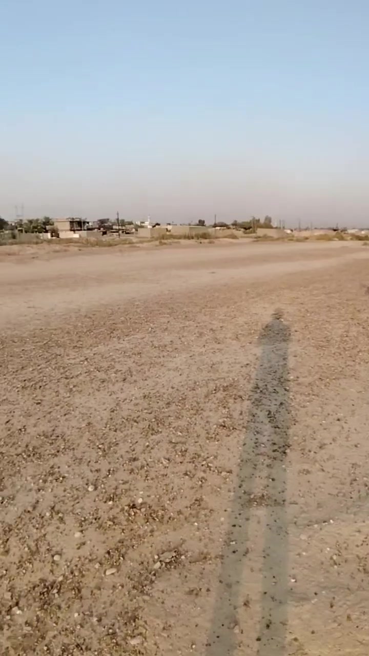 السلام عليكم اربعه دونم للبيع 
اربعه دونم للبيع سند ٢٥ تبعد عن الشعله ١٠ دقائق.
مقابيل منطقه الفراشيه بالقرب من جسر ماجد.
امامها محرم وشار ومشروع مي وشارع عام الي يربط بالشعله مباشر.
 بواجه ٨٠ متر.
ملكيه الارض.. حق التصرف..
للاستفسار ***********.
ملاحضه اخوان هواي يطبولي يدورون بغير اماكن. عبالهم اني دلال مو قصور بيهم بس اني مو دلال.
