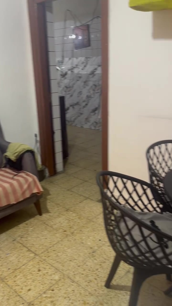 شقه سرقفليه موثثه للبيع خمس ملاين ايجاره 350الكراده السعدون اتصال واتساب ***********
