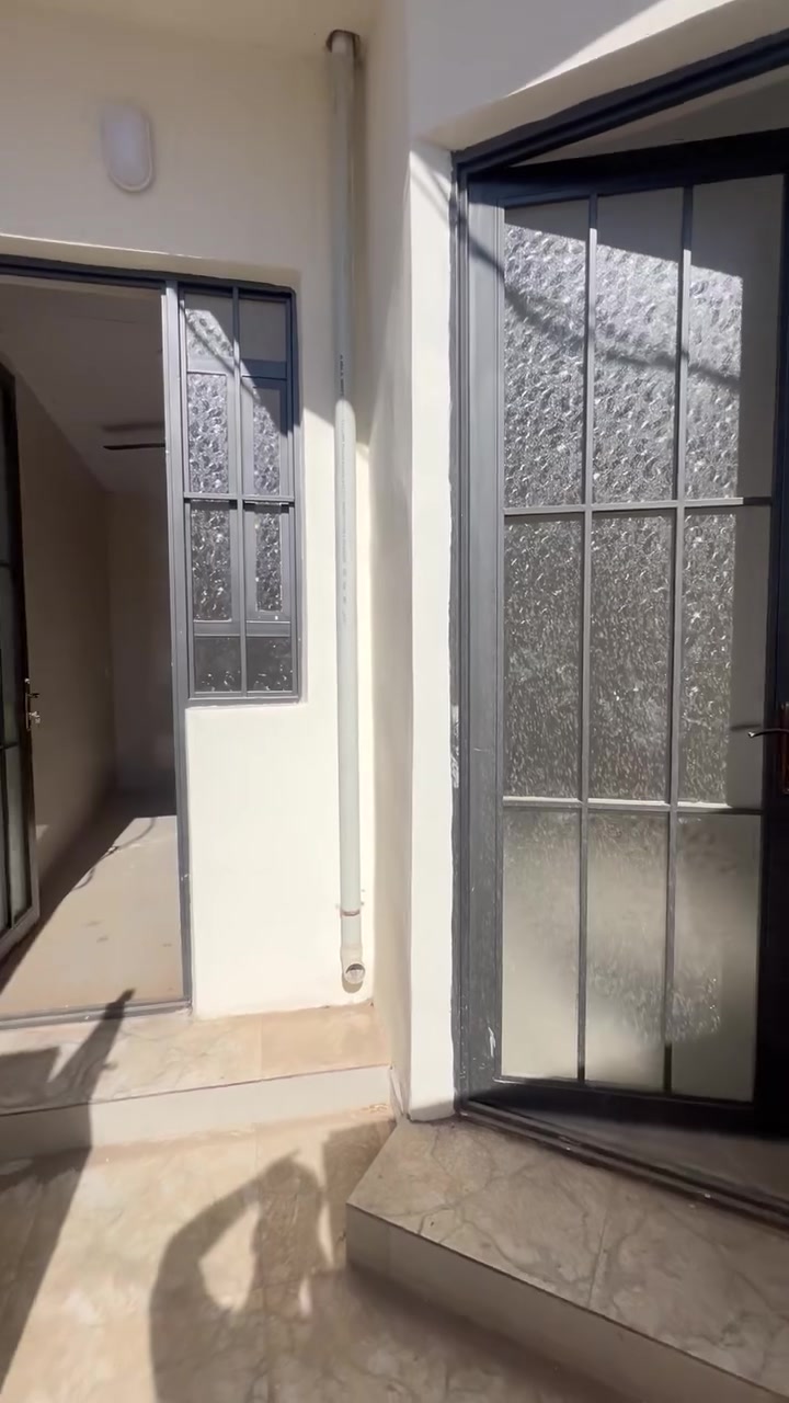 على بركة الله تعالى
مشتمل للبيع  سامراء دوانم المعمل قرب جامع المحمود مساحه 100 غرفتين سعره مناسب جداً46 وبي مجال شوي 
باقي التفاصيل داخل الفديو 
حصراً عند مكتب الدوش للعقار 
***********
