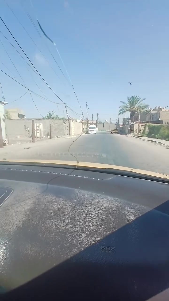 سلام عليكم ٥٠ متر طابقين كامله بيت جديد  شارع ابو الاحرار ثاني فرع مقابيل المولده مي كهرباء شارع عريض مقرنص   فارغ محد كاعد بي تجي كبل تشتري وتكعد بي التصال واتساب *********** سعر خاص خابر وتدلل
