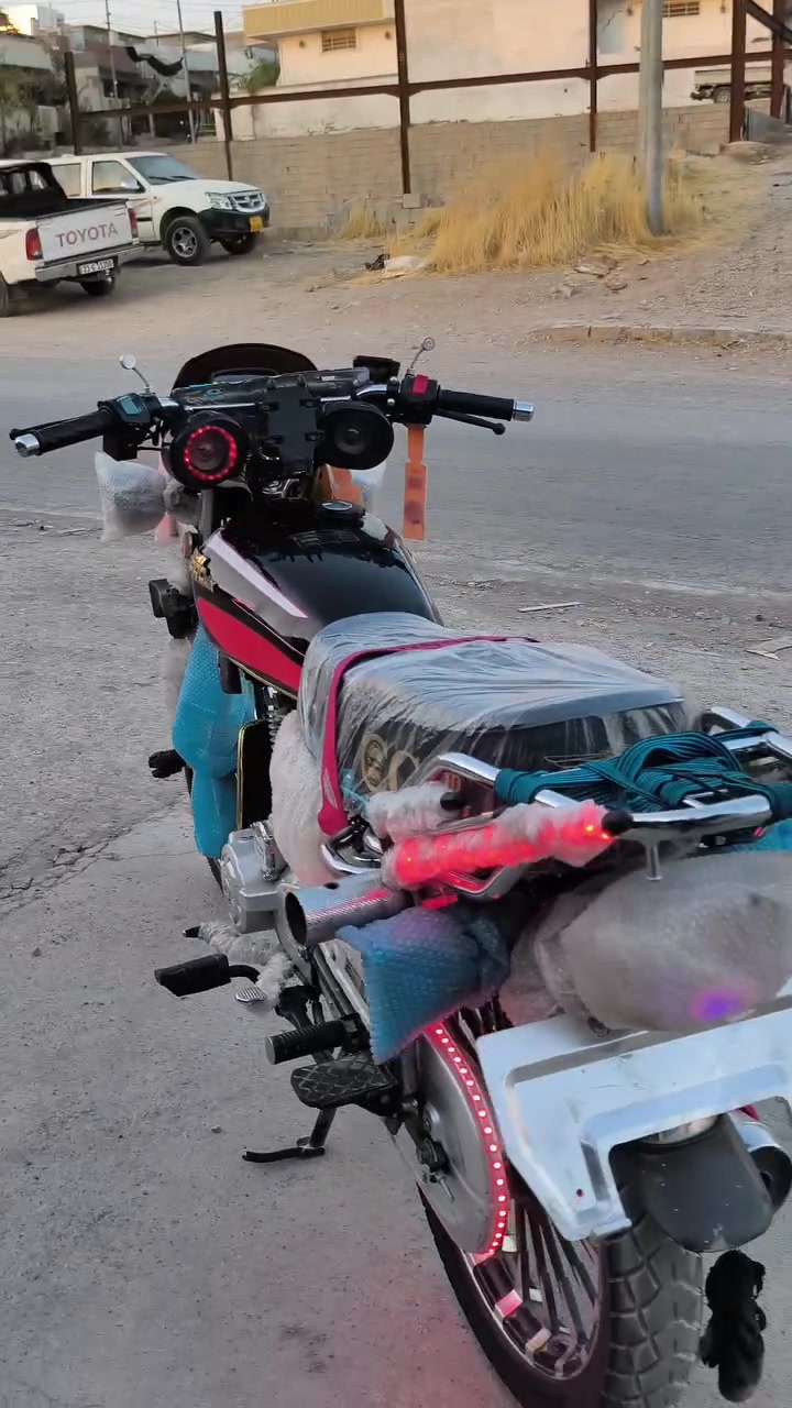 🔥 بۆ فروشتنی خێرا - Namipro Honza 200cc 🔥

​زانیارییە سەرەکییەکان:

​جۆر: Namipro Honza 200cc

​مۆدێل: 2025 (پێنج گێڕ)

​بەڵگەنامە: مەنەفێست (4 سوچی بیلادی لەگەڵدایە)

​شوێن: سلێمانی - هوانه

​تایبەتمەندی و مەرجەکان:

​گێڕ و مەکینە: بەشەرت، کەپسە و سپانە بەرنەکەوتووە وەک سەعات ✔️

​شانسی: بەشەرت (بێ درز، بێ لەحیم، بێ تەقیوی و تەواو ڕاست) ✔️

​کارەبایی: کامڵ بەشەرت، گێچی ئەلیکترۆنی ✔️

​ئیشکردن: سلف و هندل وەک سەعات بەشەرت ✔️

​دۆخی گشتی: کامڵ سەنتەر و جایز ✈️، کامڵ جوانکاری بۆ کراوە و برغو بۆ برغو بێ نوقسانییە ✔️

ماشاءاللە لەقوەتی مەکینە 🌹

جوتێک مکەبەرەی تازە سەوت خۆش🌹

تازە ڕۆنی بۆگۆڕاوە 🌹

جوتێک هۆڕن پاپ مەزبوت🌹

ماڵی دۆستە تەقەو ڕەقەی نیە✔

سفرە یەک دەست
نرخ: 830هەزار (قفڵ)💰💸

📞 پەیوەندی***********

​Tb.تێبینی: تکایە بڵندگۆ یان پەیام پێشتر بە جوانی بخوێنەرەوە، ماتۆڕەکە هیچی کەم نییە و بۆ عەیب و عارمعامەلە تەلەفۆن مەکە.

