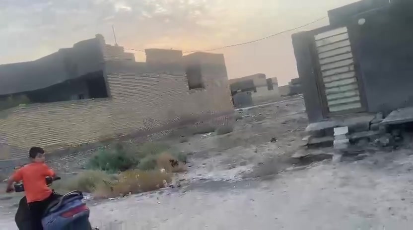 🌿 اللهم صلِّ على محمد وآل محمد 🌿

📢 إعلان رقم 111

🏡 بيت في حي المصطفى – الجزيرة

📍 الموقع: حي المصطفى – الجزيرة
📐 المساحة الكلية: 250 متر²

🔹 50 متر² جاهزة للسكن، وتحتوي على:

- غرفة
- مطبخ
- مجمع صحيات

🔹 200 متر² هيكل غير مسقف، ويحتوي على:

- غرفتين
- براني
- صالة
- مجمع صحيات
- مطبخ حار ومطبخ بارد

📞 للاستفسار 
مكتب عقارات الخضر او 
***********
