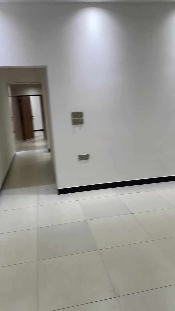 مشتمل 90 متر للايجار
سلام عليكم 
متوفر مشتمل 90 متر طابق اول للايجار 
يحتوي على صاله و2 غرف نوم وحمام ومطبخ 
مشتمل زيرو معزول تام درج خارجي 
عنوان جميله محله  518 قرب جامع علي ياسين
للاتصال والاستفسار 
***********
