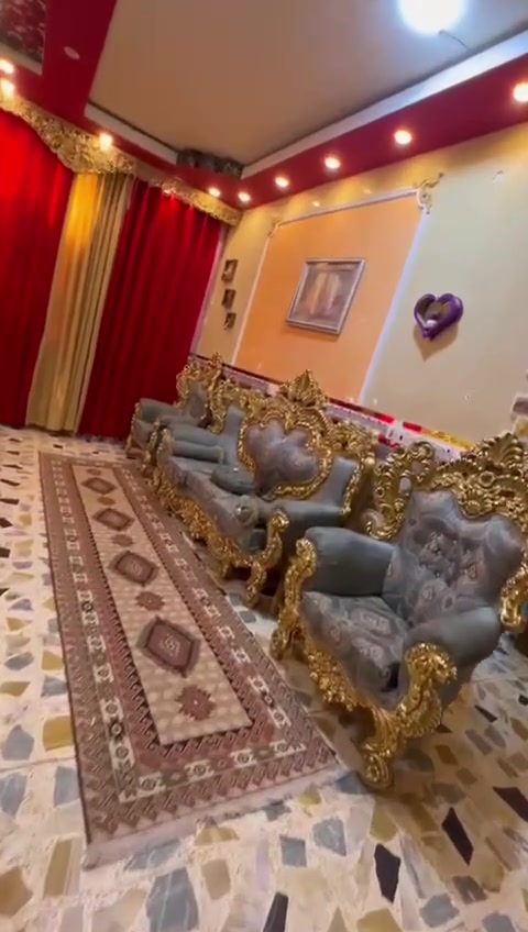 السلام عليكم ( بيت للبيع المساحة 1000 متر)
المكان تقاطع النهروان الخنساء مقابل بانزين السياحي 
طابو سند 25 إقرار محكمه
بناء حديث درجة أولى
بناء البيت 380 متر + 3 غرف نوم كبير + مطبخ 8 متر + استقبال داخل البيت 8 متر + صالة 17 متر + صحيات داخلية + مضيف خارجي الطول 21 متر العرض 4 ونص + حديقة 180 متر + صحيات خارجيه للمضيف
للاستفسار أو السعر 
واتساب ***********
خط        ***********
