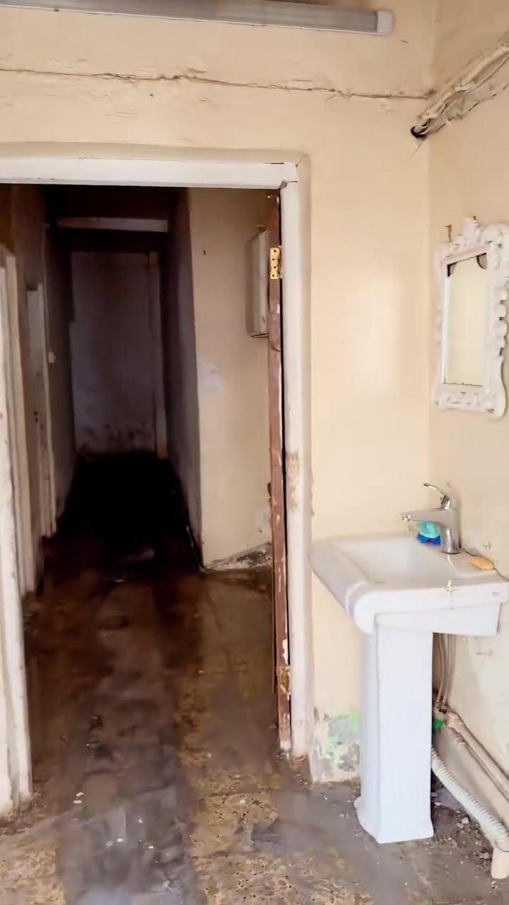 بيت للإيجار • قريب شارع باتة • ١٠٠م²