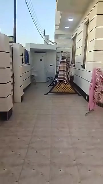 دار للبيع مع الاثاث كلة شلع قلع مساحة 300 متر 
وجه 15ونزال20 
زراعي سند 25 
خدمات كاملة 
موقع بعقوبة حولي ام العضام
طابق واحد يتكون من
غرفتين وصالة عدد 2 وستقبال ومطبخ وكراج وصحيات داخل وخارج 
بناء حديث بناء 2023 

استفسار ***********
