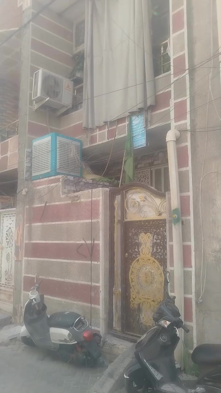 نص قطعه قطاع 21 قريبه ع لركن  بناء حديث طابقين و نص تحتوي ع ستقبال + اربع غرف + ثنين حمام +بيتونه كبيره ***********
