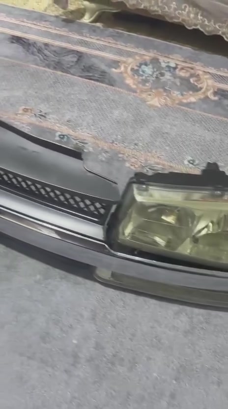 سلام عليكم لايتات وشباك مال كصه نضيفات كلش
سعر 180الف 
***********
