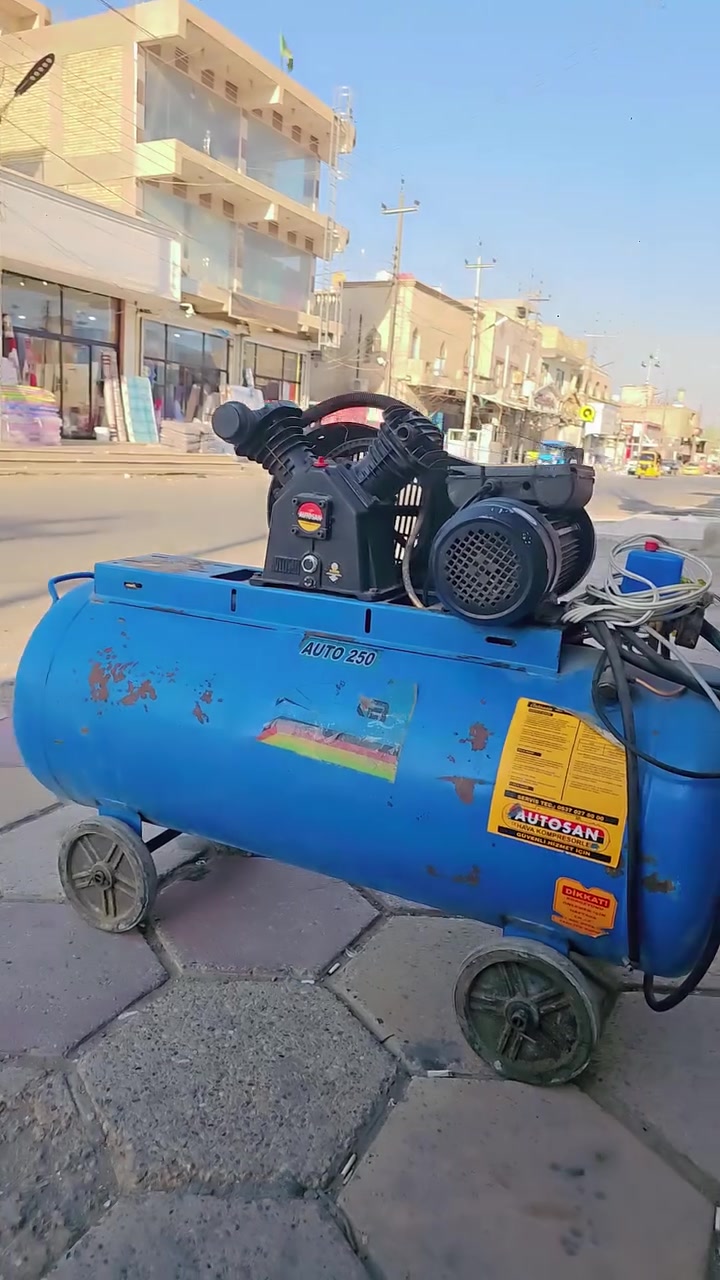 كمبريسر حجم 250لتر شرط الفحص ماطور كهرباء نحاس سنگل 
السعر 350
ميسان العمارة 
للاتصال ***********
