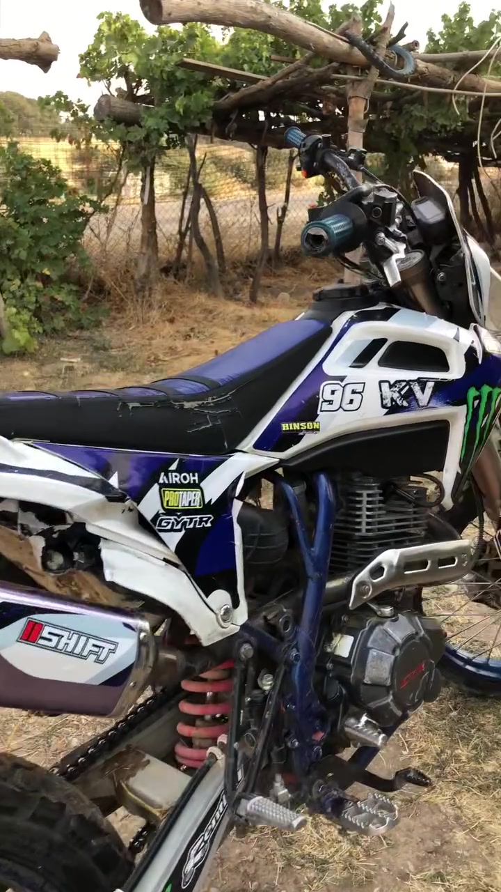 سەرەتا بەناوی خوای گەورە ئەم ماتۆڕەم هەیە بۆ فرۆشتن CRX250 مۆدێل 2023 ماتۆڕەکە لاشەو شانسیو شتی جوانەو ڕێکە تەقیوی نیە مەکینەشی بەشەرتی ئەوەی قوەتی یەک ٣٠٠هەبێ هەتا بڵێ بەقەوەتە سلفی ئیشناکات ئیتر ماباقی بەشەرت گۆڕنەوەشەکەم لەگەڵ شتێک بەدڵم بێ لەدەوری سلێمانیم  ڕەقەم ***********
