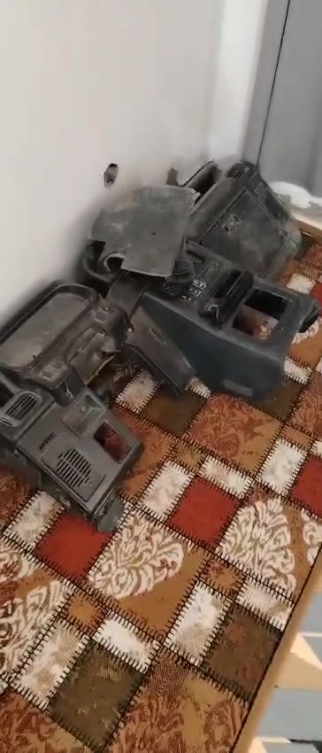 السلام عليكم دشبول للبيع موديل ٢٠٠٠ شغال من كلشي مع دركه هي والشفت العنوان بغداد مامتواجد علفيس نهائيا متواجد علواتساب الاتصال على الرقم ***********
