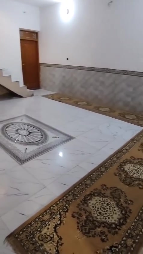 150 متر الواچه 7 ونص النزال 20 استقبال مطبخ حار وبارد وصالتين فوك وجوه وغرفه نوم وصحيات داخليه وخارجيه مناور مطلوب للاسكان تقريبا اقل ال 13تسديد الشهر 298 الاساس كونكريت والسقف كونكريت المنطقه مخدومه بلكامل ماء مجاري كهرباء مياه امطار ارصفه مقرنص تبليط مدراس كافة المراحل مركز صحي العنوان ديوانيه حي الزهراء البلوك الاول خلف المركز الصحي  ***********
