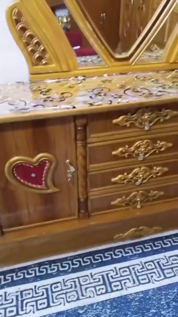 سلام عليكم خشاب نضيف مابي شي ومكان نجف بحي الندء شارع مجمعات سعر خاص رقم واتساب 788 020 4092
