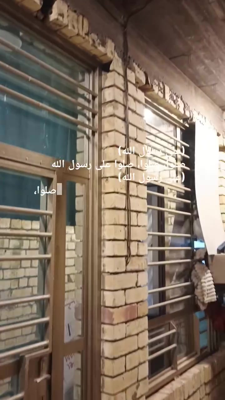 سلام عليكم عندي بيت بل مقاطعه 3/10 مربع الثمنتالاف 8000 بنص البناء مي ومجاري وكهرباء 100متر 
طابو صرف  , قريب عله شارع العام 
***********
