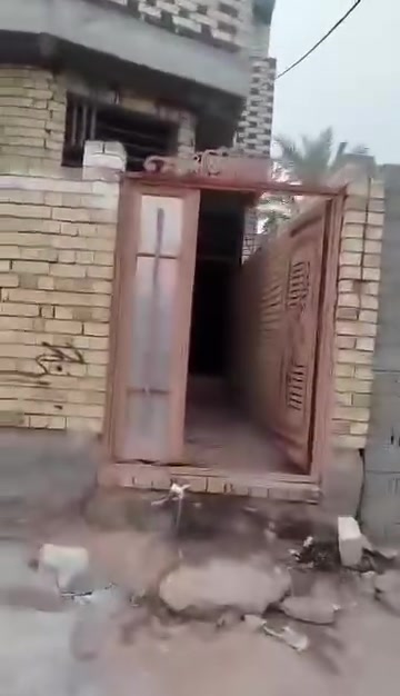 السلام عليكم بيت كامل من تسأسيس مي و كهرباء و مجارب كامل مكمل عوزه بس لبخ وكاشي طابقين عنوانه شارع دور الحوزه نهايته قريب على شارع المطار قرب مخبز بغداد شارع سته قرب اسواق تبوك تفاصيل اكثر الاتصال على الرقم ***********
