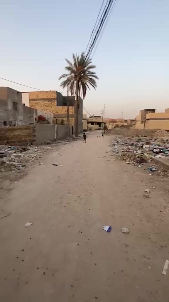 كما عودناكم دائماً على تقديم الأفضل، نطرح بين أيديكم عرضاً جديداً:

للبيع بيت مساحه 100 طابو زراعي سند 25    مربع طابقين 3  غرف نوم 
مامسكون تسليم مفتاح بناء 2026  

الموقع بابل 
 الشارع الرابط بين شارع 80  وشارع 100  
شارع شريفه بفرع منصور ابو الدجاج 

​للاستفسار عن السعر والتفاصيل، يرجى التواصل معنا عبر الاتصال  ***********
