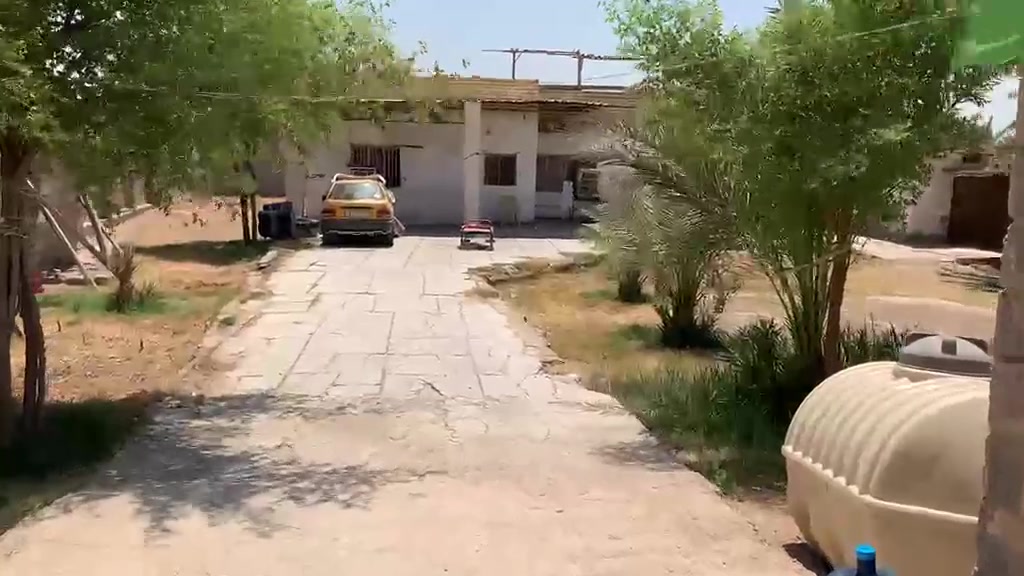 للبيع نص دونم بي بيت 300 متر
سعر 170 
و للبيع 500 متر واجها 10 نزال 50 
سعرها 70
