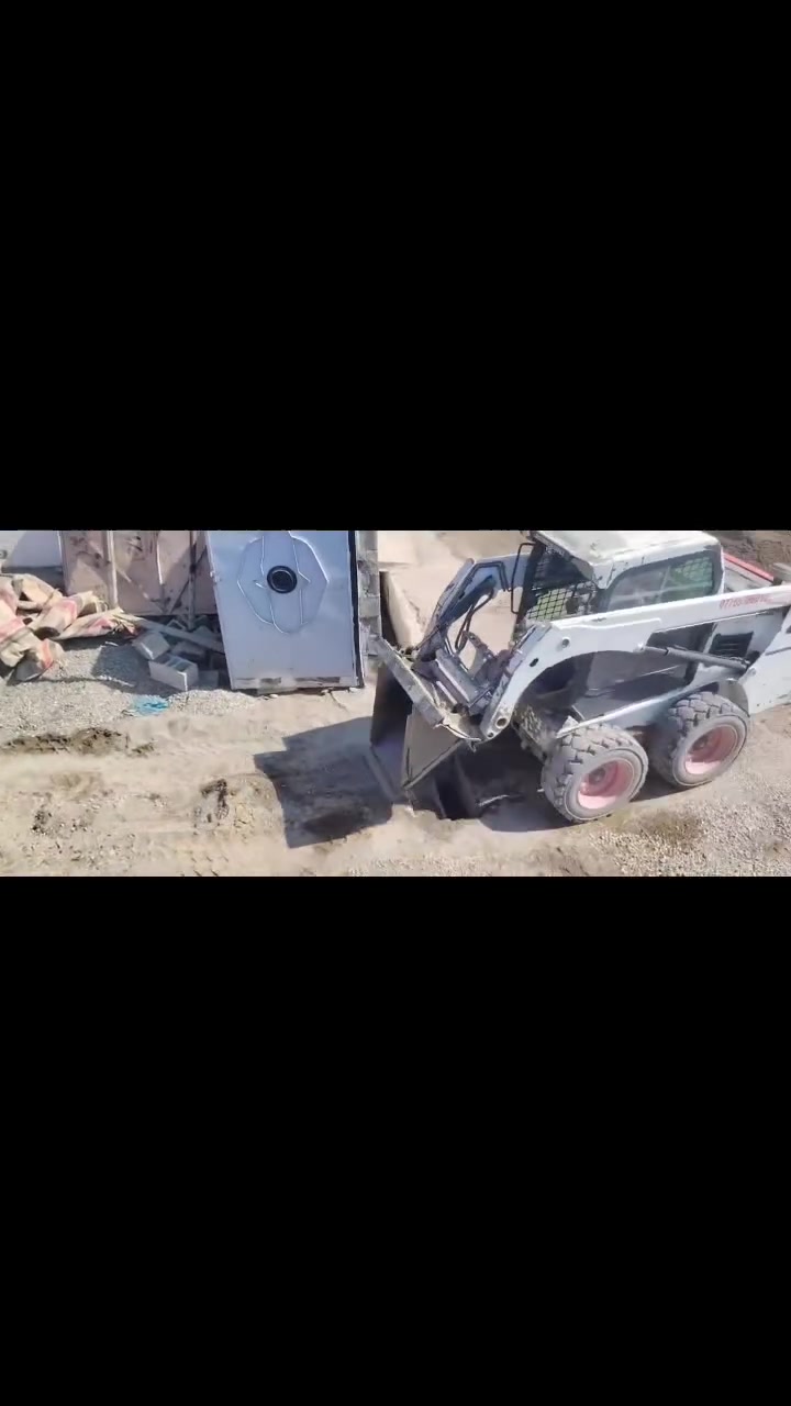 السلام عليكم
توجد خباطه لصب الابيوت طابق اول طابق ثاني صب ارضيات سقل ناعم وصب لاش وصب اساسات رفتات  شغل راهم ودقه بالعمل
ديالى / قضاء قره تبه 
رقم الهاتف/ *********** 
رقم الهاتف/ ***********
