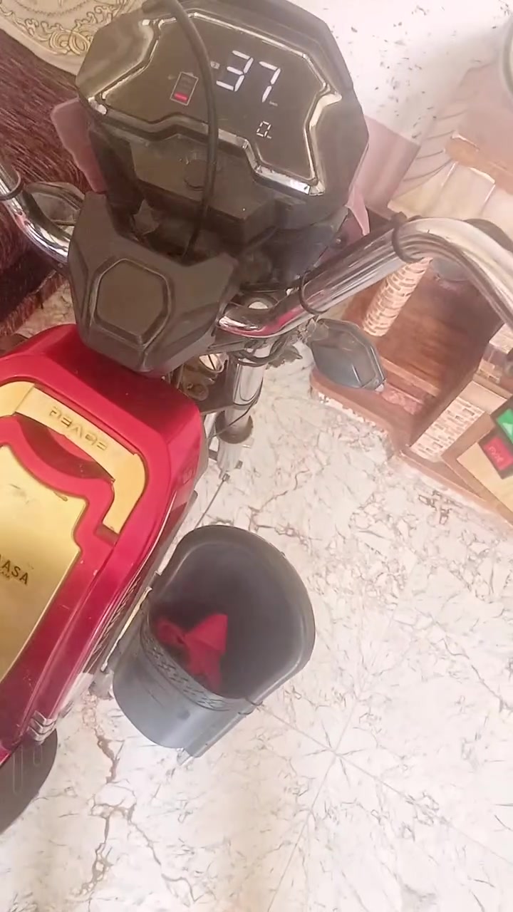 سلام عليكم حبايب مطور فرخ هارلي موديل 22 للبيع كشر رايدة 250 بي مجال بس 3 بطاريات منفوخات العنوان الفلوجة حي العسكري تواصل على هذا الرقم ***********
