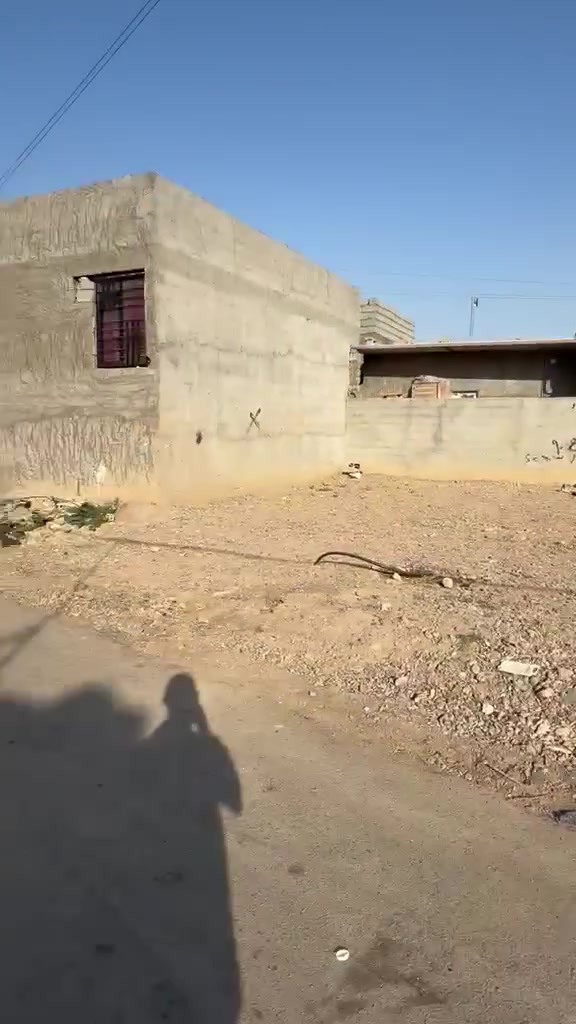 سلام عليكم قطعه ارض لبيع مساحه(100م) (سند25) موقعه وره (ملعب جوهره)قرب بيت عماد ياسر رقم الهاتف(***********)سعر خاص
