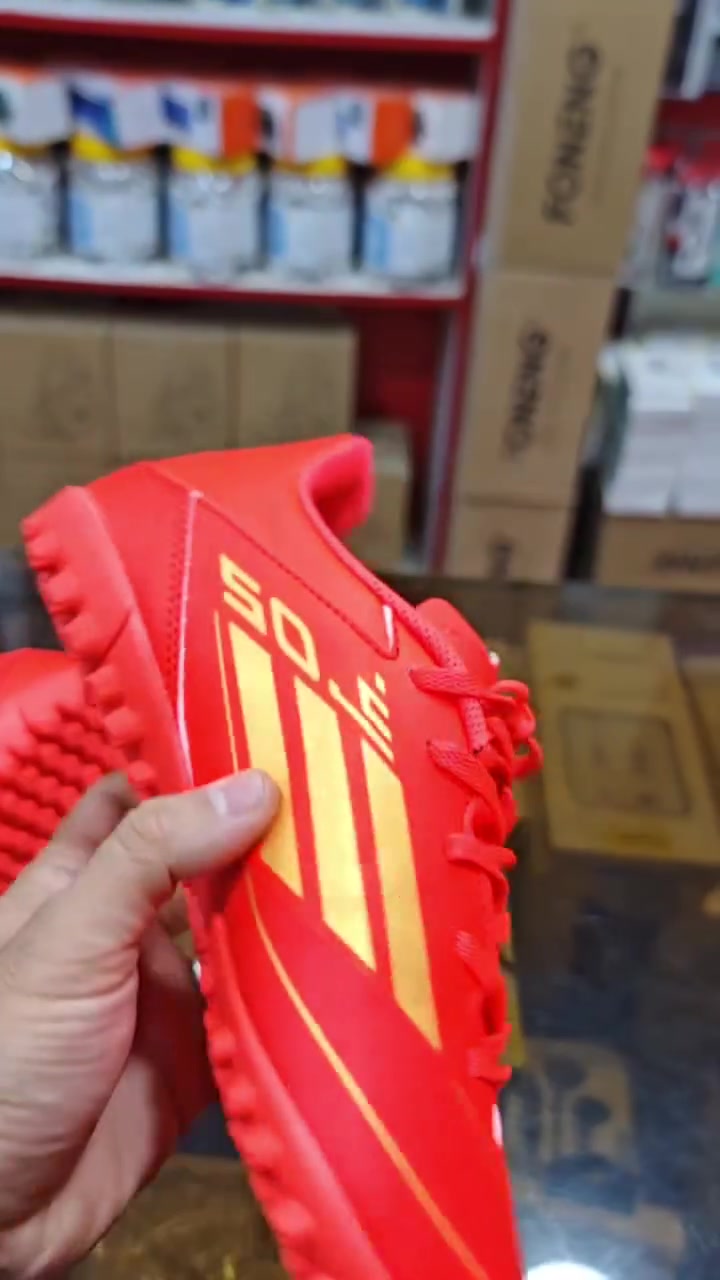 اديداس F50 • ٤١ • وزن ريشه