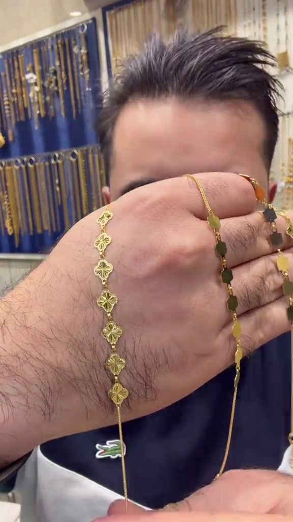 سوارات أيطالي صياغه ومجوهرات ألجبوري ألعنوان: ألكاظميه باب المراد داخل قيصيريه فندق ألاسدين👉🏻 *********** هاتف أوقات الدوام من 11 صباحاً الى 9 مساء يتوفر خدمه توصيل بغداد وجميع ألمحافظات الحجز مفتوح ع مدار 24 ساعه

نص مكتوب في الصور:
- أساور أيطالي دازين جديد