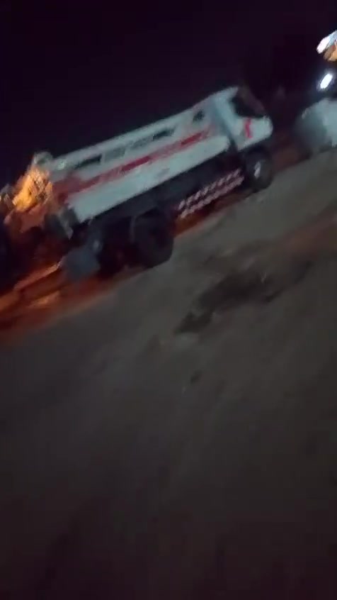 سلام عليكم البيت مساحته 68متر البيت مقابيلج الهياكل عل شارع العالم البيت طابو سعر 120مليون بيت طابق ونص البيت بي تفرعات يعني الكلي مساحته 130 سند يقر 68متره الرقم ***********سيد حسون.
