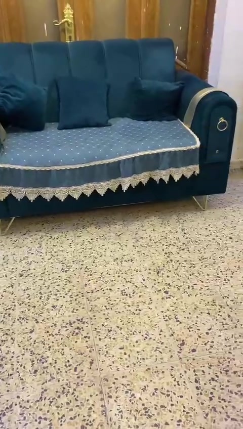 طقم كنب • نضافه ٩٥٪ • حي الجوادين