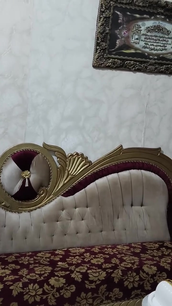 سلام عليكم تخم ٣ قطع ٦ مقاعد نظيف عينك ميزانك احلى من فيديو تواصل واتساب ***********
