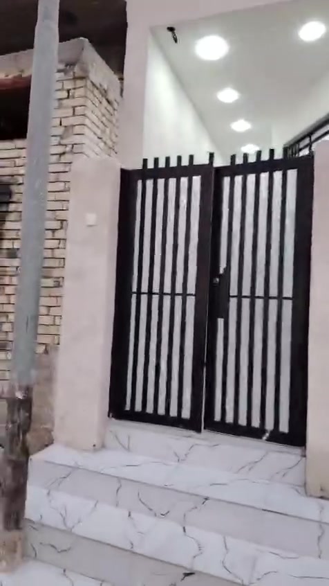 السلام عليكم بيت للبيع في منطقه حي الجامعي طابو صرف المساحه 100متر طابقين بناء حديث محد ساكن بيه الاستفسار 
حيدر ابو كرار ***********
حمزه ابو ليان ***********
