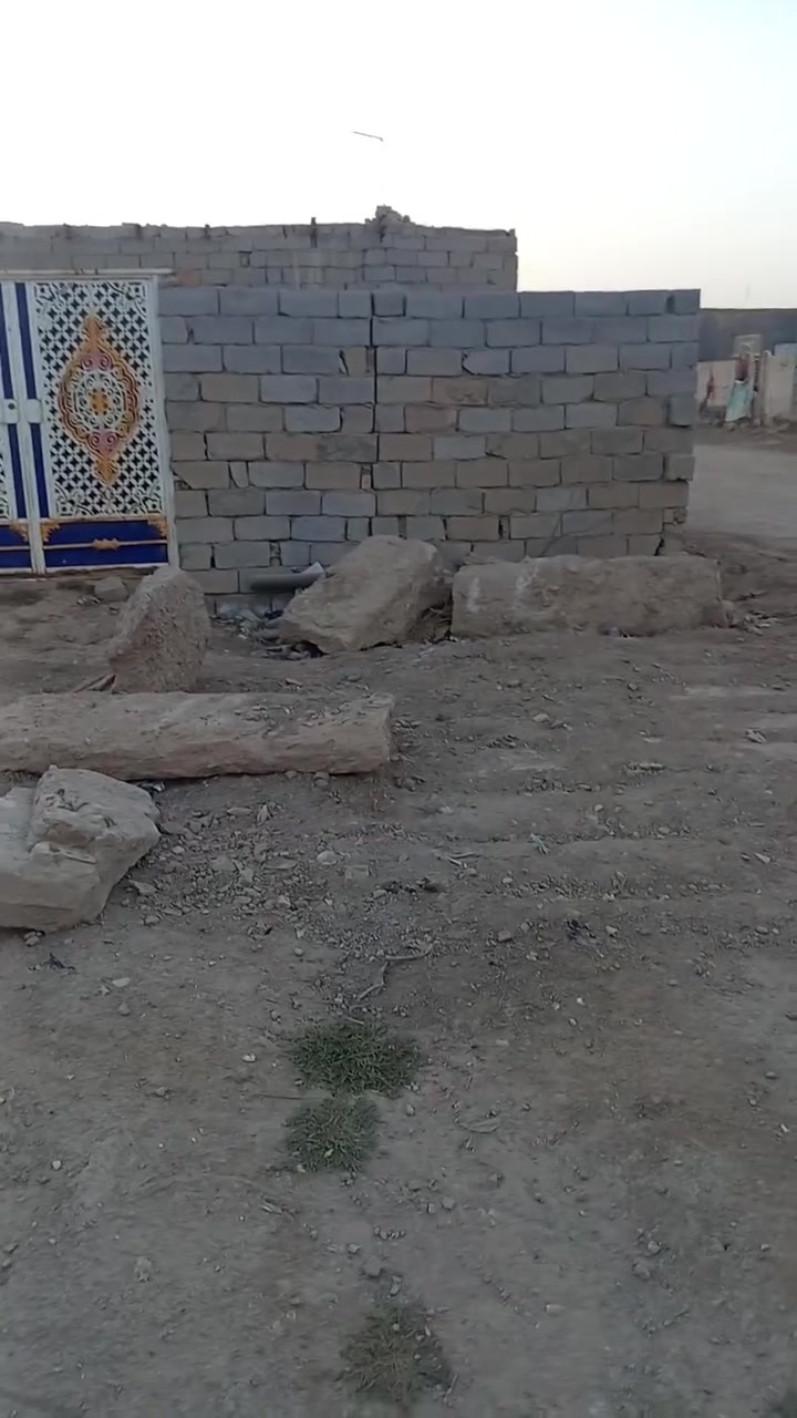 بيت ركن البيع 150متر العرض 7 ونص ألبيت زراعيه مشمول بالتطويب بي كافه الخدمات مجاري كهرباء وماء قرب البراز ***********
***********
