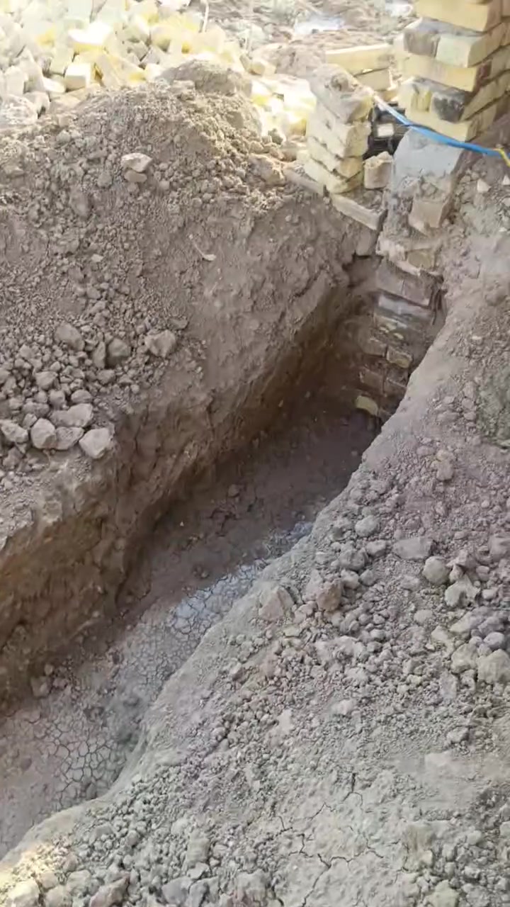 السلام عليكم......
كادر عمال مختصين
نتضيف بيوت أنقاض.. حفر .. فرش وحدل ..ودتخيل سبيس داخل البيت..تشميع بتلو.. دفن بتلو.. تفليش.. تنكير حيطان.. صب اصطح قالب ..صب ارضيه بلاندك.. صب تصليطه اصطح .. فلانكوت بتلو ...  تفليش ارضيه وقلعها ..غسل بيوت وتنظيفها.. نقل غراض بيوت .. تفليش حيطان...... نعمل جيمع الأعمال الشاقة... 
 وانسب الاسعار ...
للاتصال.....***********
