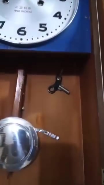 سلام 👋 عليكم 
للبيع ساعه انتيكا صنع صيني إستيراد المنشاء العام العراقية نضافه عالية جدآ جداً ليرغب بل شراء يراسل الصفحة خاص فقط؟؟؟ 
***********
