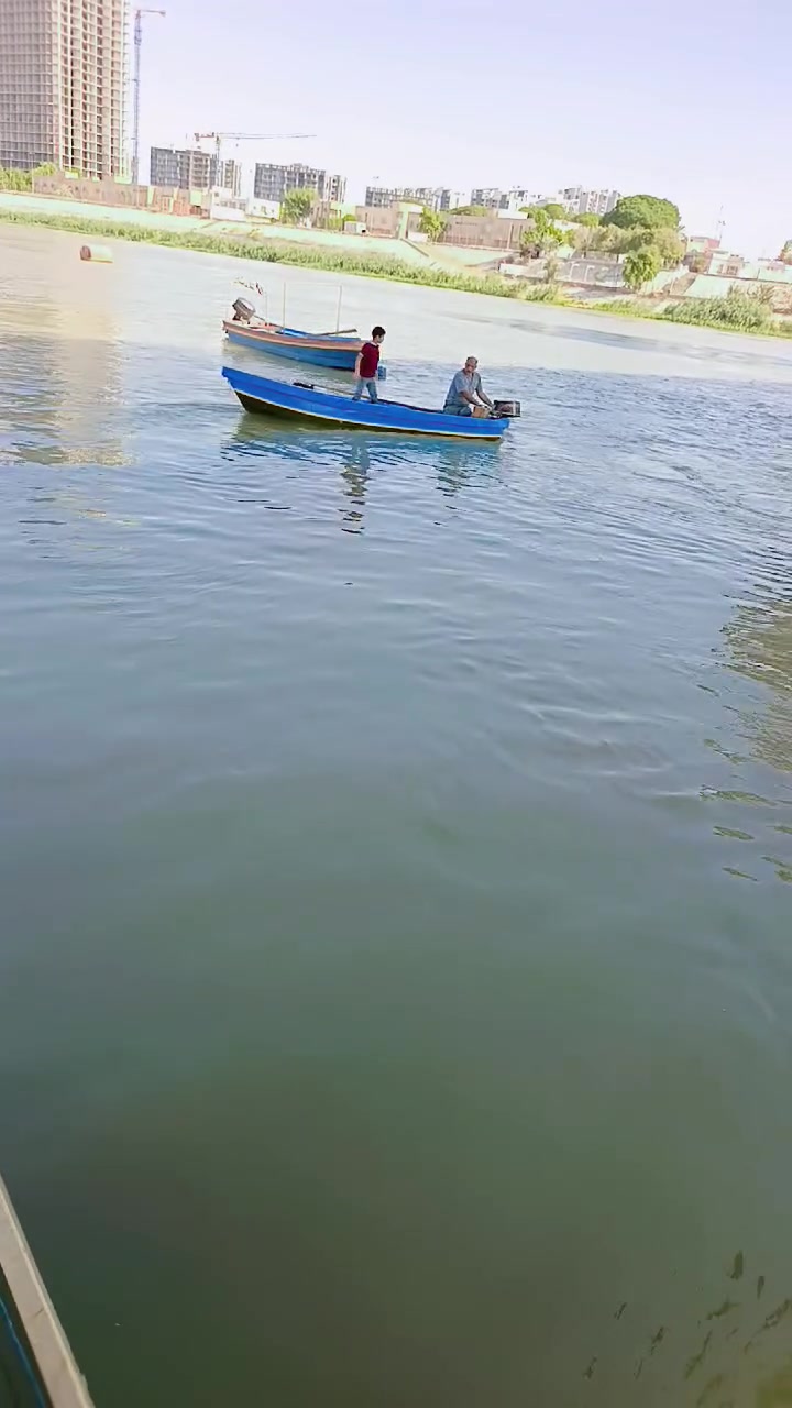 زورق للبيع طول ٤متر العرض متر ١١٠ سانتيم ‏‪***********‬‏
‏‪***********‬‏تصلو بلرقام واهلا وسهلا العنوان بغداد الكريعات

نص مكتوب في الصور:
- عرض الكل >
- كروب بيع الزوارق وا مكا...
- الجبوري الجبوري ١٠ ي · 🌍
- للبيع / بللام فايبر كلاس طول 4 متر عرض 110 سم العنوان بغداد الكريعات للاستفسار الاتصال على الارقام أو واتساب
- ***********/***********
- +٣
- جبر الفريجي