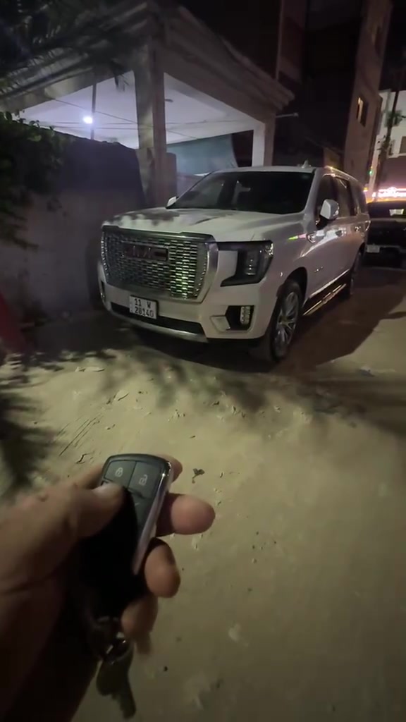 السلام عليكم اخوان
الشاصي الطويل GMC Yukon Denali XL 2023

يوكن دينالي الشاصي الطويل وارد كندي كلين تايتل بدون ضرر رقم بغداد فوول 

ماشية 33 الف

اللون الخارجي أبيض صدفي الداخل أسود

للبيع او مراوس بلاندكروزر

مكان السيارة الديوانية 

للتواصل على الرقم ***********
