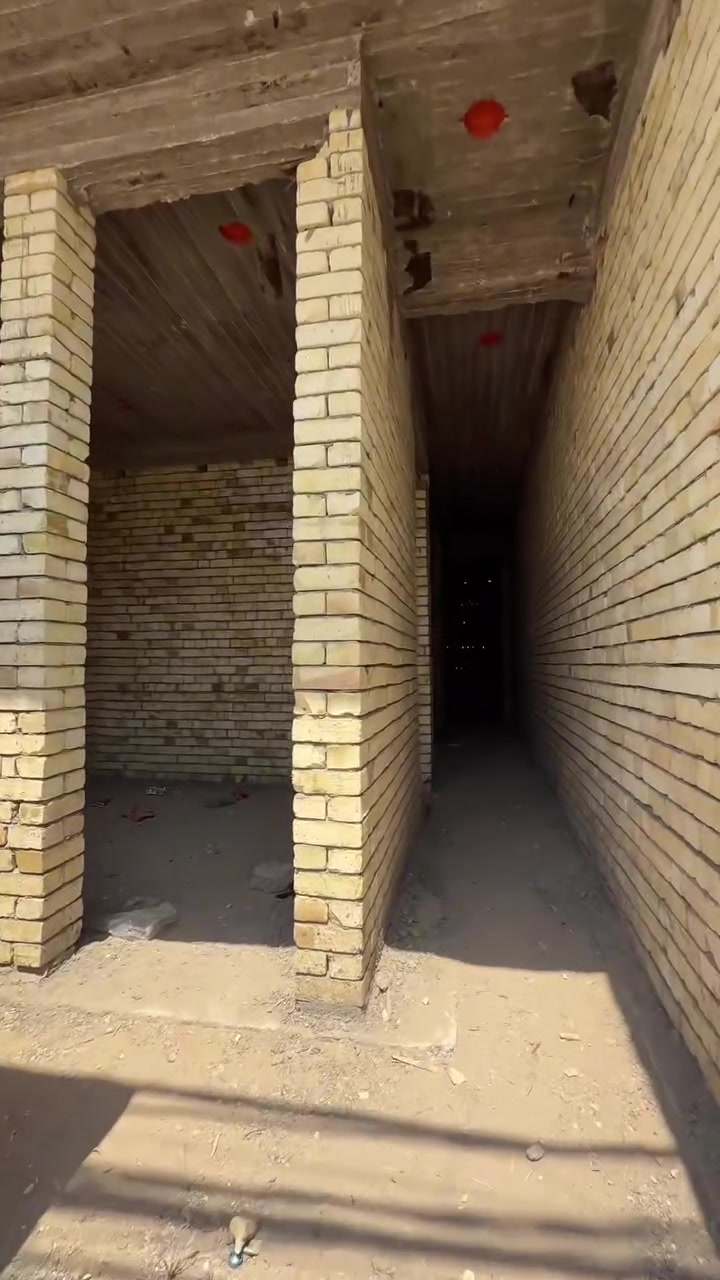 ***********///*********** 
دارين هيكل عضم توّنات 🏠🏠
مساحة كل هيكل ٧٥متر🗝️ 
موقعهم بغداد محموديه حي ١٨  على شارع عشرين
 كل هيكل يتكون من:
حمام حمام خارجي للضيوف و استقبال ضيوف وصاله+مطبخ وحمام داخلي وغوفة 🛏️نوم 
والطابق الثاني يتكون من :
غرفتين نوم مساحه واسعات 🛏️🛏️وحمام 
والطابق الثالث يتكون من:
بيتونه وسطح
اكتب تم يوصلك السعر 
مكتب الخالدي ابو يزن
#دار#دار_للبيع #هيكل#هيكل_عضم  #تونات#قطعه_ارض #دار_للبيع #منزل#مكتب_الخالدي #خالد #خالد_الخالدي #استثمار#عقارات #عقارات#عقارات_العراق #عقارات_بغداد #المحموديه#محموديه #حي#حي١٨
