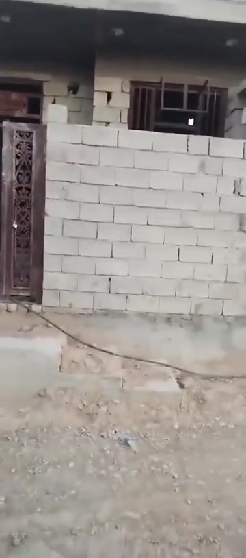 سلام عليكم عندي بيت هيكل زراعي سند ٢٥ مكان البيت ديالى بهرز حي الشرطه نهايه شارع الملعب الخماسي  المساحه ٨٢ متر  السعر ٢٧ مليون وبي مجال ***********
