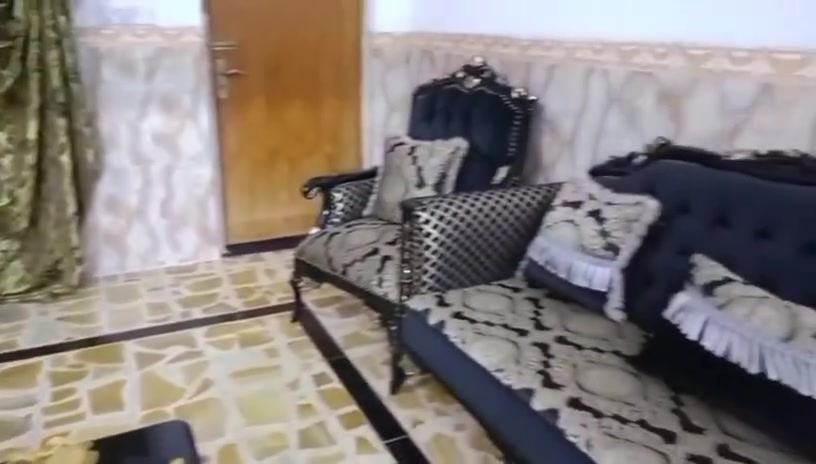 يالله السلام عليكم
اسعر مناسبه جداً 
تخم اسود ملكي كلاسك سعره مليون وربع وبي مجال بسيط
برده ملكي هيه والتاج والتول سعرها 100
ميز بلازمه سعره75
مزهويات تلاثه سعرهن 60
مكانهن _صلاح الدين _ تكريت _القادسيه
للاستفسار ***********
اتصل وبيك خير وتدلل
