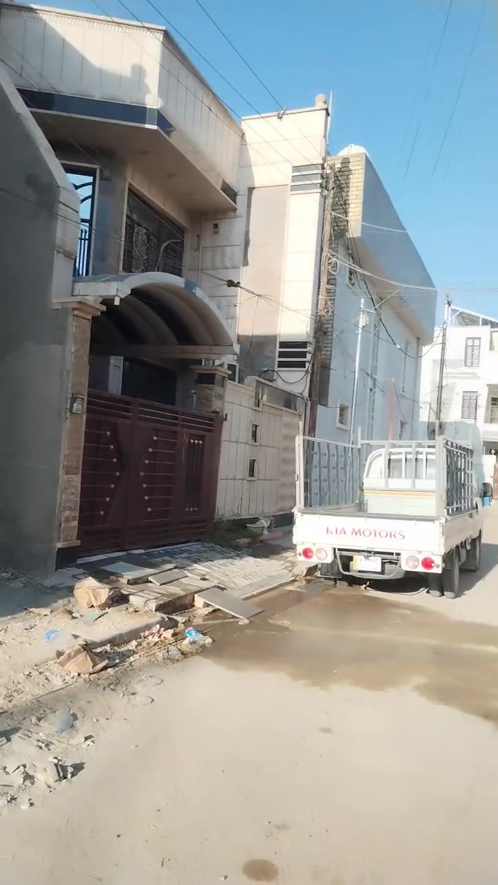 هيكل للبيع ٧٥ متر طابقين طرمه واستقبال ومطبخ و٣ نوم و٢ صحيات و٢ مناور والطابق الاخير بيتونه وسطحين امامي وخلفي. الموقع الهياكل المثلث.
للاستفسار ***********
