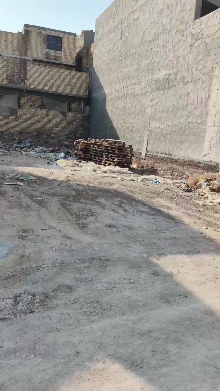 يالله السلام عليكم قطعه للبيع المساحة 200 متر طابو صرف قريبه على الشارع العام 25 متر عن الشارع العام مدفونة وجاهزه خدمات مجاري ماء مجاري كلشي كامل أم الهوه القديمه قرب الحولي ‏‪***********‬‏.. ‏‪***********‬‏ موقعها ممتاز قريبه ع شارع وخلفها مدرسه بتدائيه ومتوسطة
