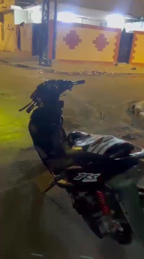 سلام عليكم 
ماكس عدله للبيع 
مفتوحه مره وحده
لدراجه نضيفه
لا تبخير لا تنقيص لا نضوح 
كهربائياتها كلها شغاله بس لسلف مااعرف شبي 
بوشه 55
ناعمه
لدراجه نضيفه
مكاني البصره القبله شارع المدارس 
***********
