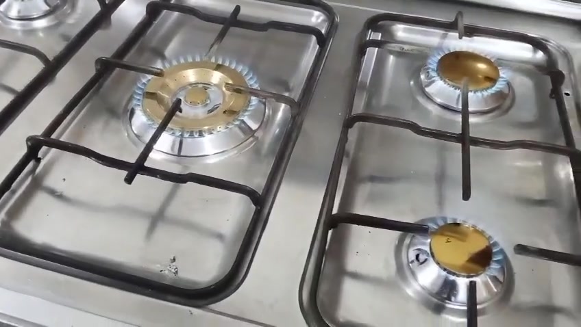 طباخ معروض للبيع اخو الجديد رقم الهاتف ***********
