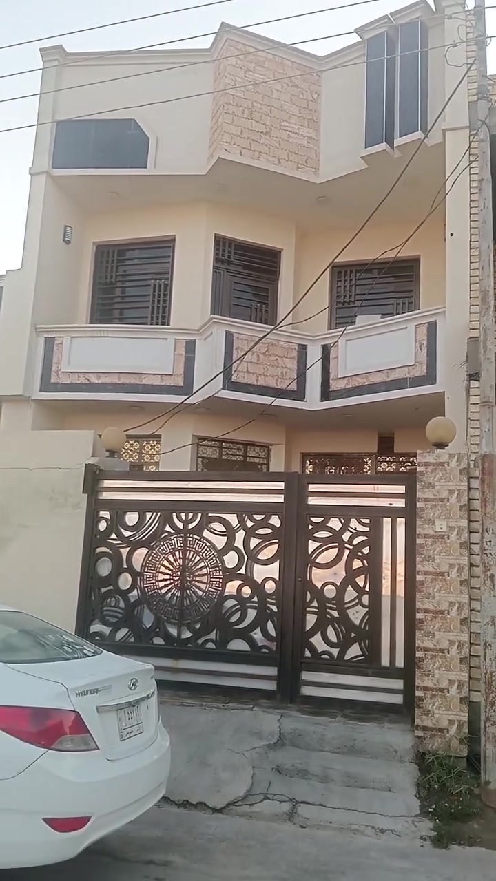 بيت للبيع الشهداء مربع جامع الأنبياء   مساحه 125  طابقين بناء حديث امام البيت حديقه  ونافذ ع شارع اربعين .رابع دار عن شارع 40 السعر 127مليون  للاستفسار الاتصال ع *********** ...
