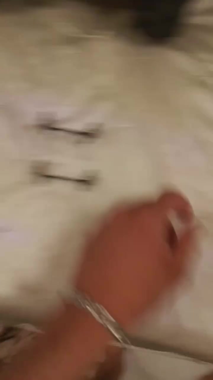 السلام عليكم  شوف الفيدو قبل لا تراسلني
عندي هاي السياره  بيه مشكله بسيطه 
للبيع  50الف قفل 
مكاني بغداد الشعب 
رقمي ***********
