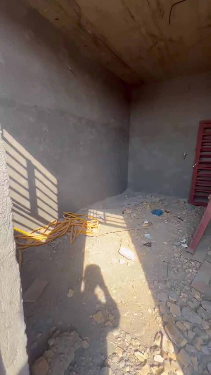 السلام عليكم
يعلن مكتب ودلاليه سيد موسى ابو هدمه العقار 

عن دار البيع المساحه 125متر 🏠 

ستقبال + مطبخ + غرفه نوم وحده فقط + هول +صحيات خرجيه وداخليه 

الموقع ١٣ الحسينية خلف المدرسة الجديده 

يبعد الشارع التبليط ١٠٠ متر 

السعر ٤٢ مليون فقط 

ابو هدمة للعقار 🏠🏠🏠

لبيع والشراء قطع مقاطعة 

[١٣الحسينية]للستفسار 

☎️🏠🏠[‎‭***********‬]
