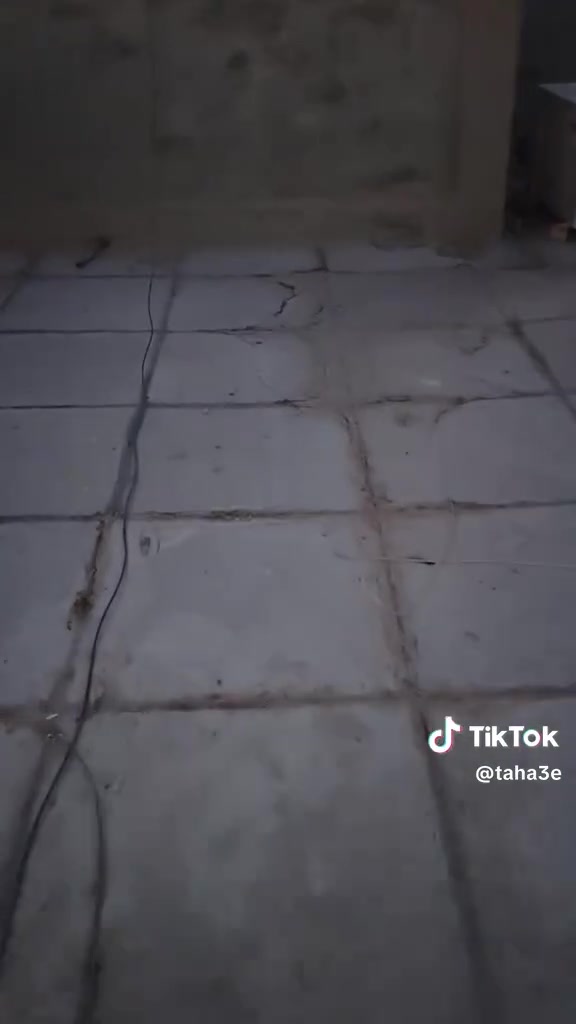 سلام عليكم شغلنه اليوم عاد ماستك شغل نضيف مرتب تبديل ماستك غديم حتى تكدر تحافض عل صطحك من تسريب الماء وجميع محافضات العراق متواجدين عل واتساب وبيك خير ودلل وتوفيق من الله    *********** ***********

نص مكتوب في الصور:
- قبل