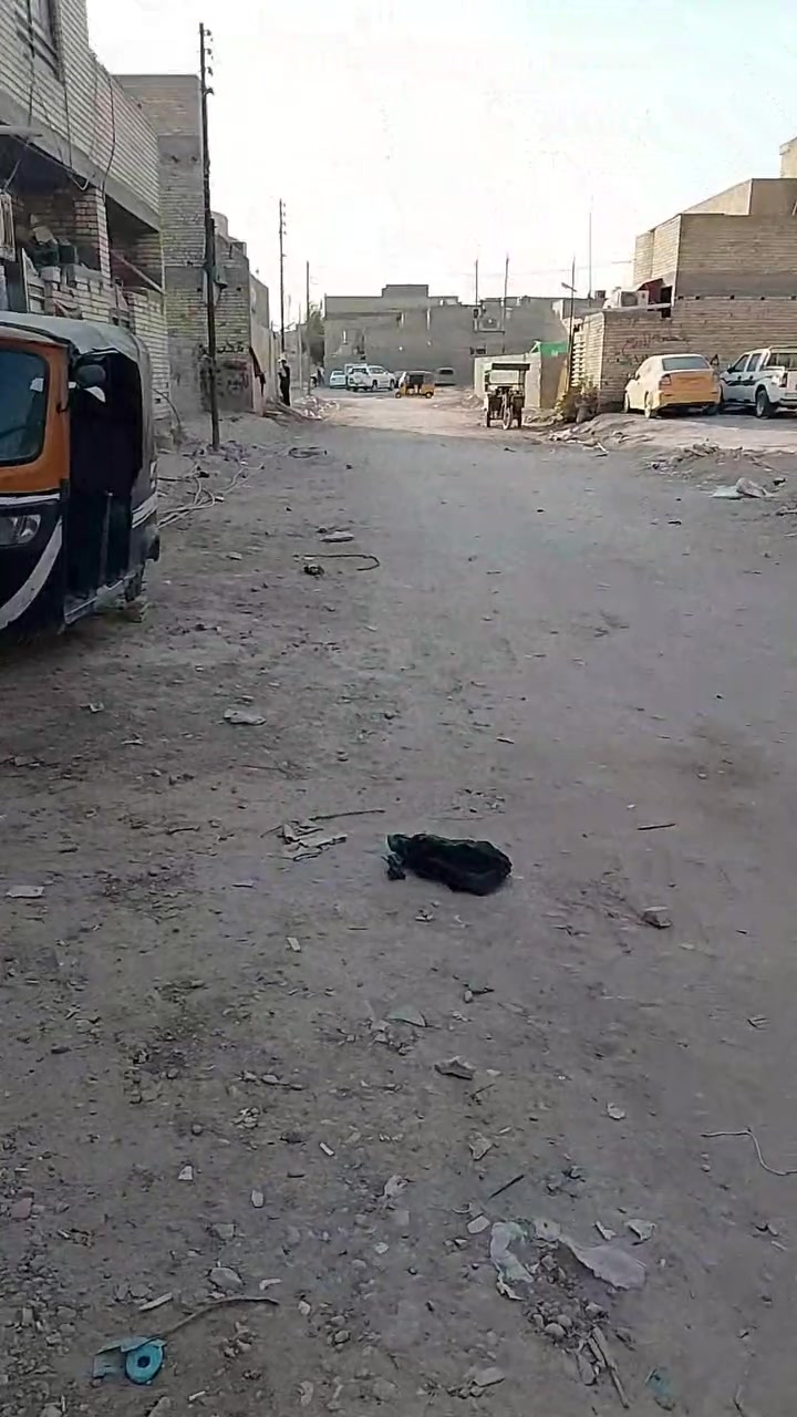 سلام عليكم بيت للبيع في منطقه ضباط ثانية زراعي مال بلديات المساحه 100 متر مربع موقع كلش حلو بناء درجه اولى جديد معنى الكلمه محد ساكن بيه بعد جديد خدمات كامله موقع كلش حلو سعره مناسب سعره 72بي مجال اي استفسار عن الرقم ***********
