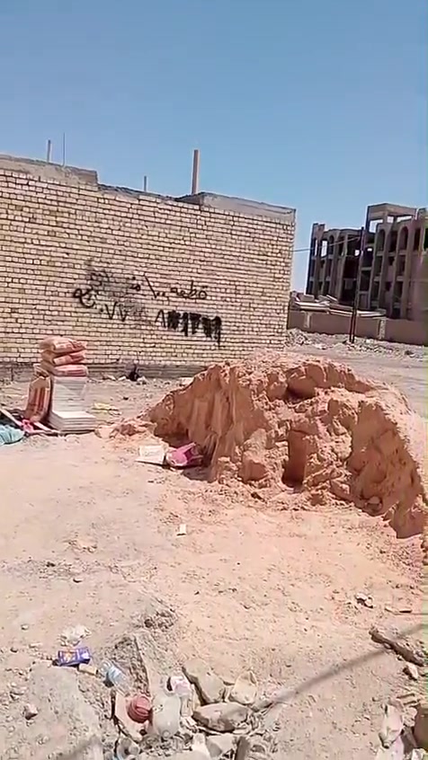 قطعه أرض للبيع 100 متر حي الكوفه قرب الشقق ***********
