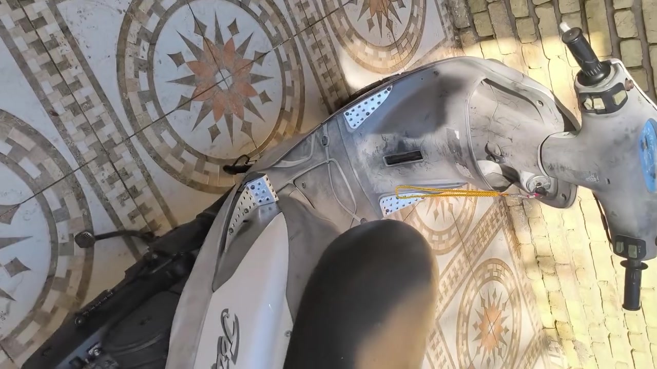 ماكس منغولي حاوية الدراجة نضيفة ما ناقصها شي نكرة سلف السعر مليون و100  *********** السماوة/ عصافير
